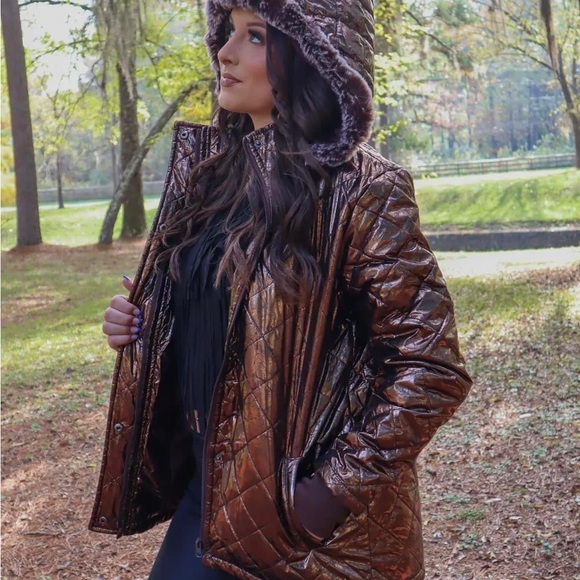 GORGEOUS BROWN METALLIC COAT - Picture 3 of 3